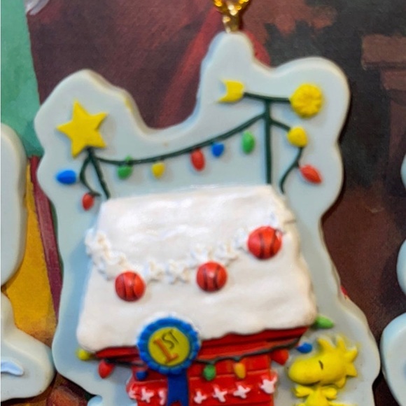 Rare  Charlie Brown and Gang 2011 Peanuts Christmas Ornaments - Picture 5 of 8